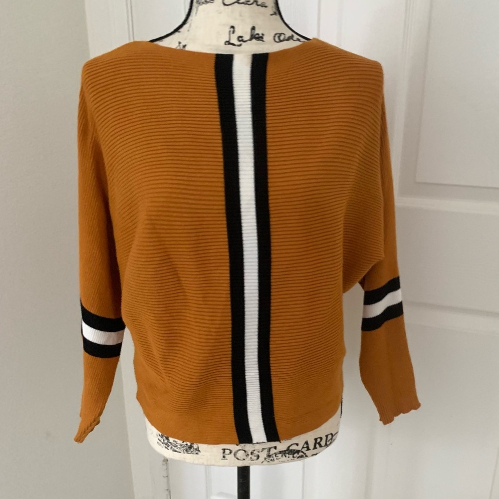 🌿 Vintage stripe mustard batwing tunic shirt top